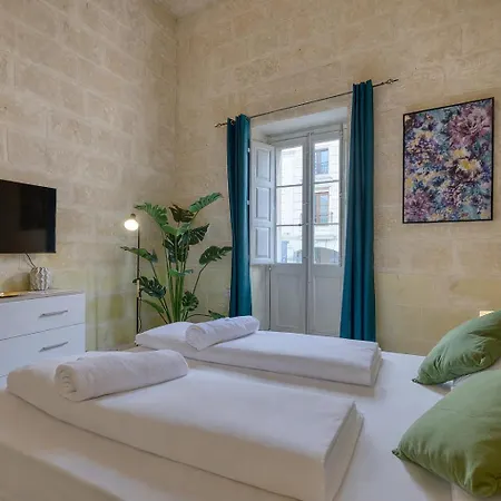 Heart Of Gozo - Modern Rooms In Shared Apartment - Victoria D-Central Opposite Duke Shopping Center *